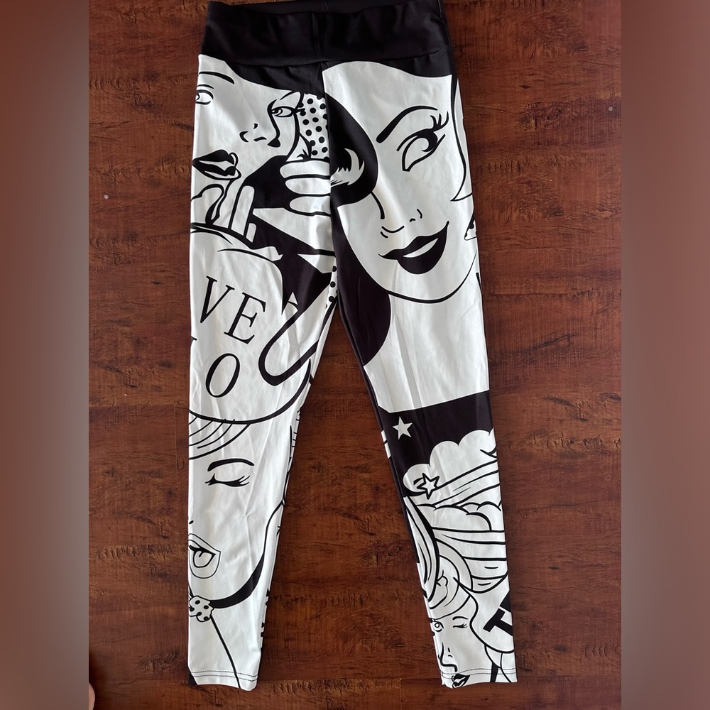New never worn pop art graphic leggings